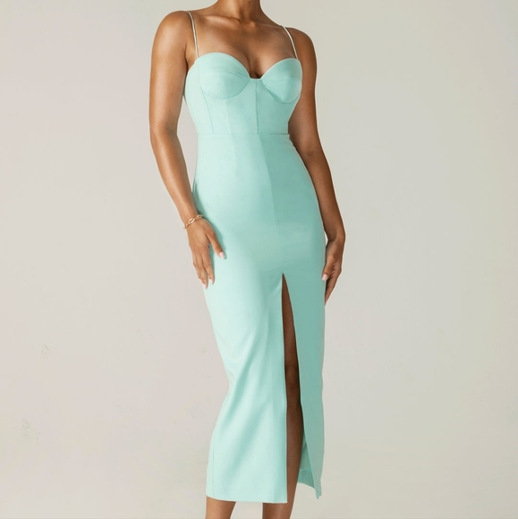 Alieva Dresses & Skirts - Alieva Arica spaghetti strap midi dress